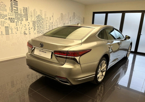 Lexus LS cena 310000 przebieg: 87000, rok produkcji 2018 z Ćmielów małe 106